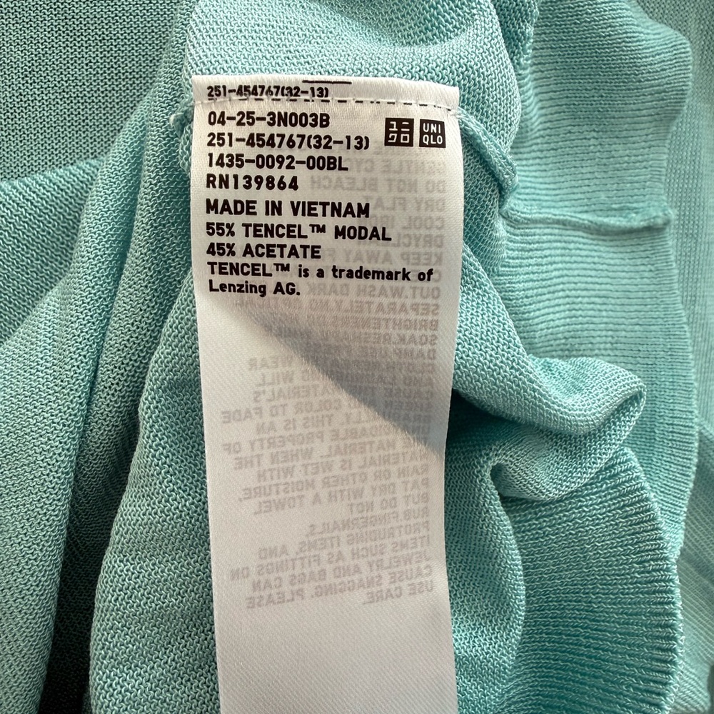 Uniqlo | Long Sleeve V-neck Cardigan | Size Large | Aqua - Picture 6 of 7